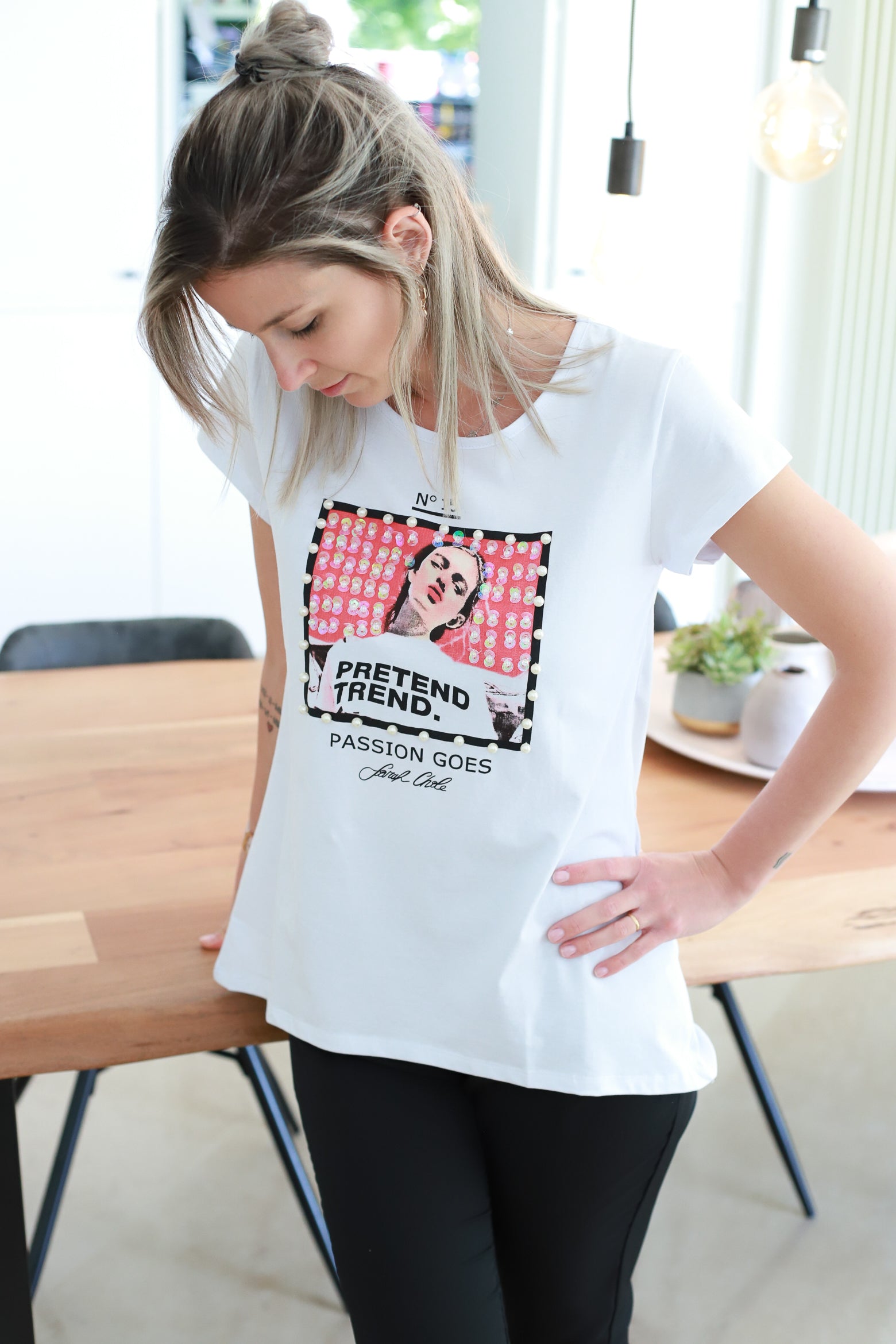 Onhandig Opsplitsen Haringen SARAH COLE T-shirt met parels en pailletjes – Ananoë
